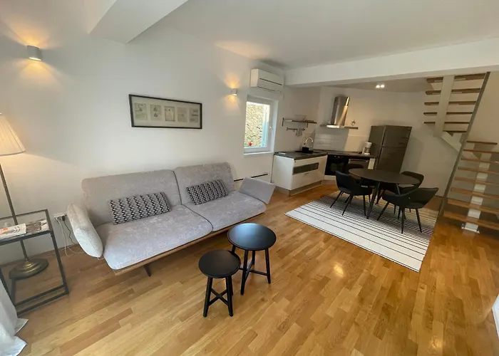 Apartments Mali Ivo